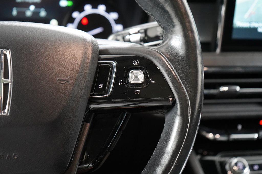 Used 2020 Lincoln Corsair AWD image 12
