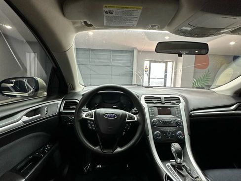 Used 2016 Ford Fusion SE image 24