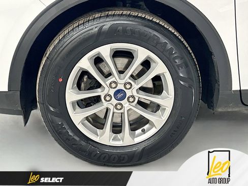 Used 2022 Ford Escape SE image 28