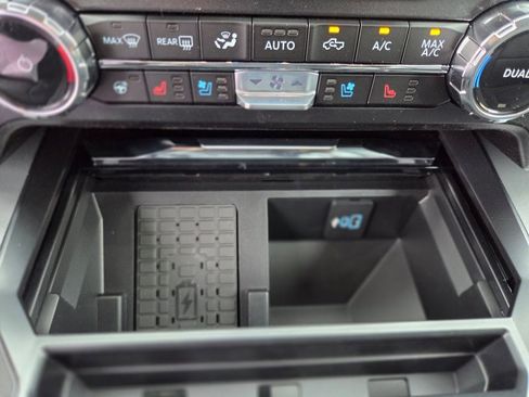 New 2026 Ford F250 Lariat w/ Black Appearance Package AWD/4WD image 32