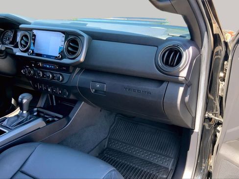 Used 2023 Toyota Tacoma TRD Sport w/ TRD Premium Sport Package AWD/4WD image 19