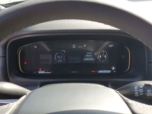 Used 2025 Jeep Wagoneer 4WD w/ Convenience Group I image 27