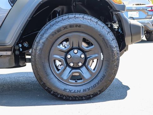 Used 2026 Jeep Wrangler Sport AWD/4WD image 14
