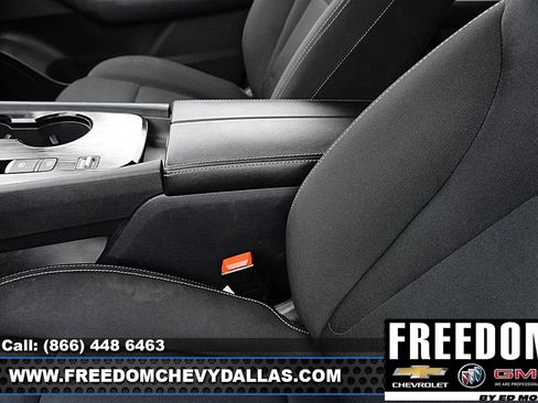 Used 2024 Nissan Rogue S FWD image 31