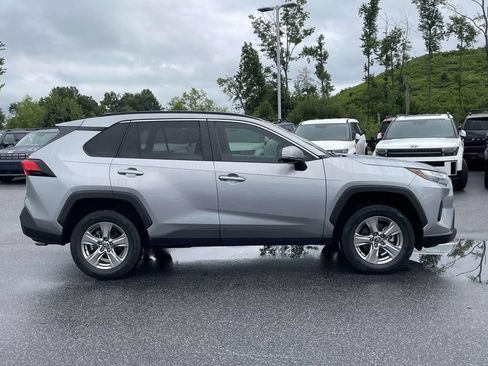 Used 2022 Toyota RAV4 XLE AWD/4WD image 29