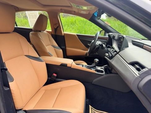 Used 2024 Lexus ES 350 w/ Premium Package FWD image 20