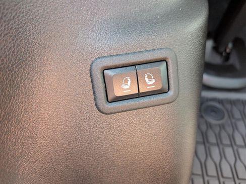 Used 2023 Jeep Wagoneer Series II RWD image 42