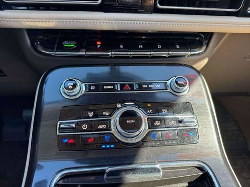 Used 2022 Lincoln Nautilus Reserve image 29