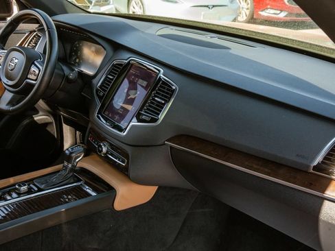 Used 2017 Volvo XC90 T6 Momentum w/ Vision Package AWD/4WD image 11