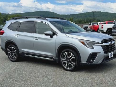 Used 2023 Subaru Ascent Limited AWD/4WD image 2