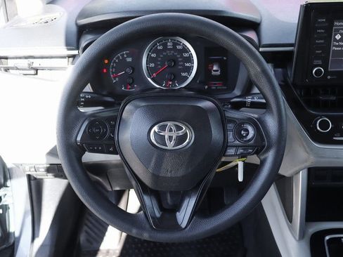 Used 2022 Toyota Corolla Cross L image 17