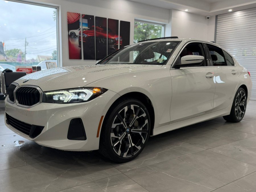 Used 2025 BMW 330i Sedan w/ Convenience Package RWD image 4