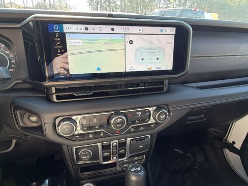 Used 2025 Jeep Wrangler Sahara w/ Safety Group image 31