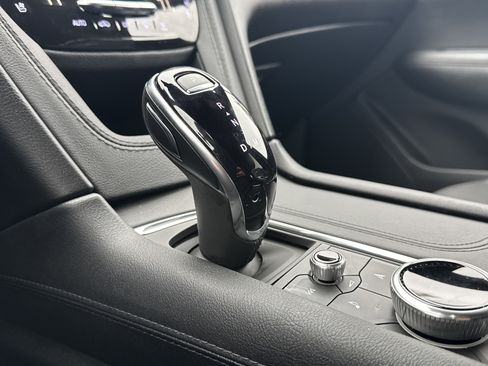 Used 2025 Cadillac XT6 Premium Luxury w/ Technology Package image 16