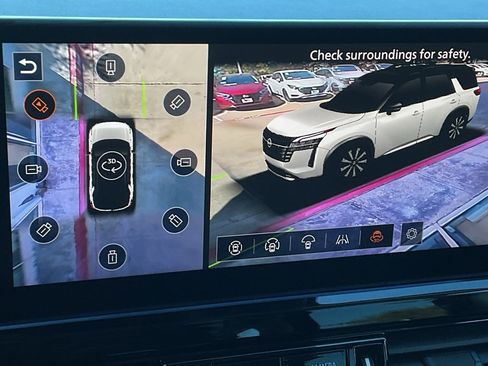 New 2026 Nissan Pathfinder SL image 32