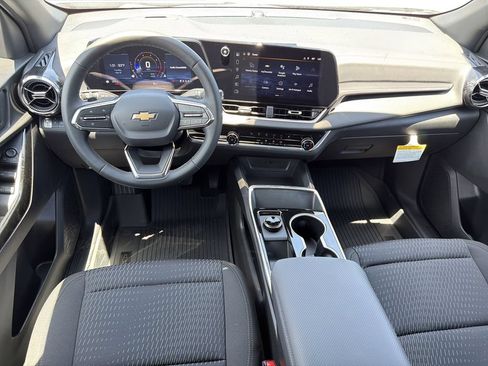 New 2026 Chevrolet Equinox LT w/ LPO, Floor Liner Package FWD image 2