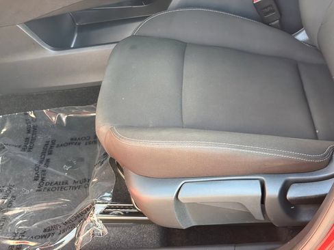 Used 2025 Nissan Rogue S FWD image 21