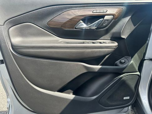 Used 2020 GMC Terrain Denali w/ Denali Premium Package image 11