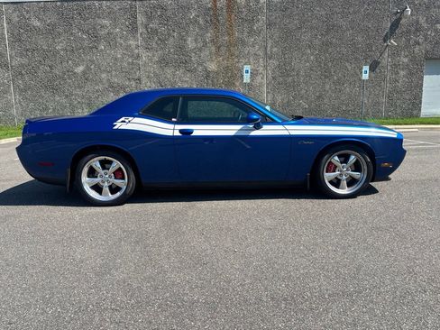 Used 2012 Dodge Challenger R/T RWD image 8