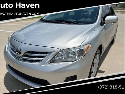 Used 2013 Toyota Corolla LE FWD image 1