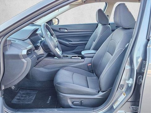 Used 2024 Nissan Altima 2.5 SV image 15