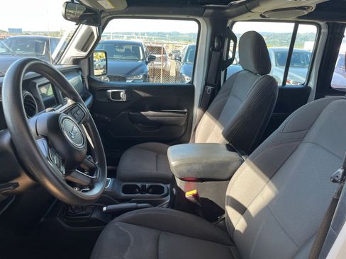 Used 2023 Jeep Wrangler Unlimited Sport AWD/4WD image 25
