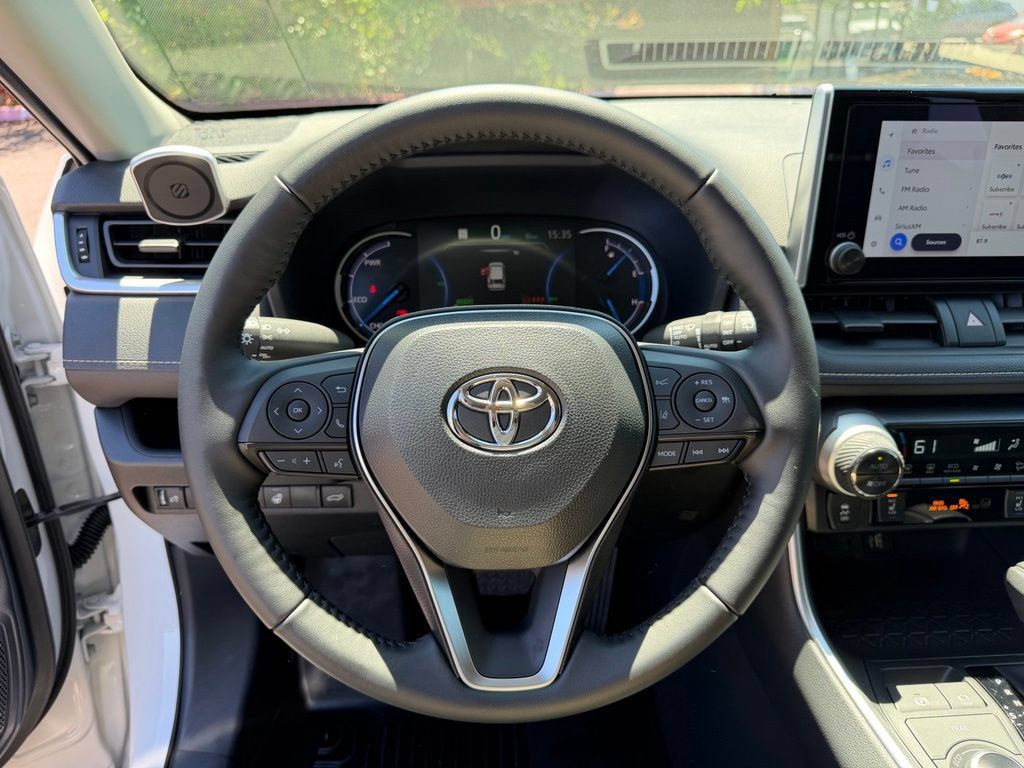 Used 2025 Toyota RAV4 XLE w/ Convenience Package AWD/4WD image 18