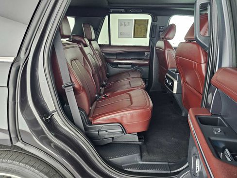 Used 2024 Ford Expedition Limited AWD/4WD image 12