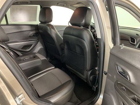 Used 2021 Chevrolet Trax LT image 31