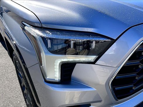 Used 2025 Toyota Sequoia Platinum image 34