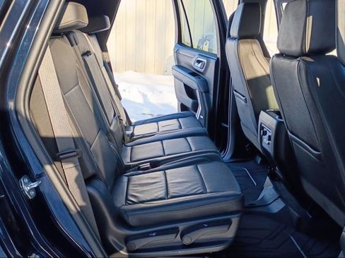 Used 2022 Chevrolet Tahoe Z71 image 15