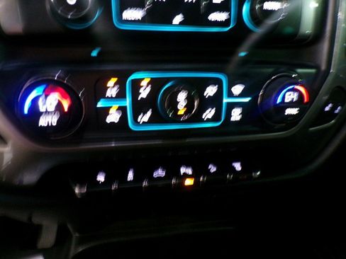 Used 2015 Chevrolet Silverado 2500 LT w/ Z71 Package, Off-Road image 18