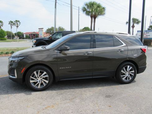 Used 2024 Chevrolet Equinox Premier image 2