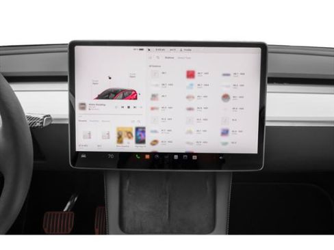 Used 2025 Tesla Model Y Long Range RWD image 10