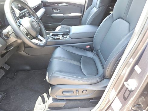 Used 2025 Honda Pilot EX-L image 15