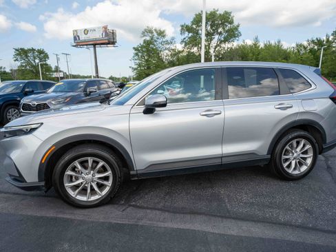 Used 2024 Honda CR-V EX image 3