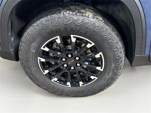 Used 2024 Chevrolet Traverse Z71 image 32