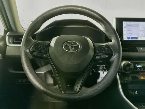 Used 2025 Toyota RAV4 LE AWD/4WD image 17