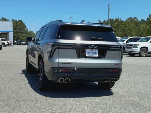 Used 2025 Chevrolet Traverse RS image 7
