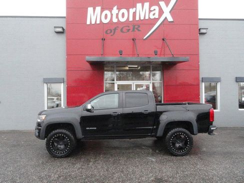 Used 2019 Chevrolet Colorado W/T w/ WT Convenience Package image 2