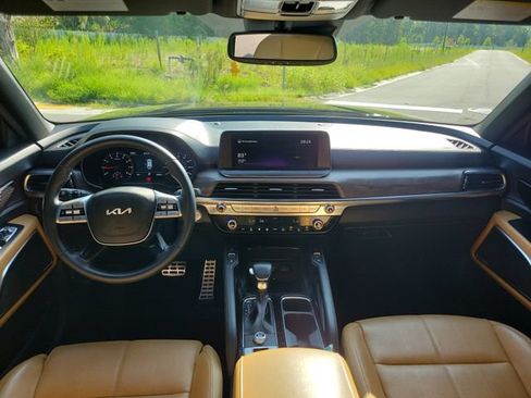 Used 2022 Kia Telluride SX w/ Towing Package FWD image 11