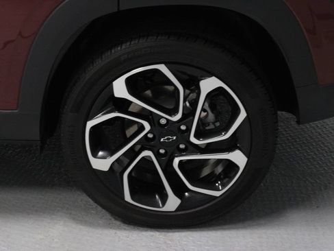 Used 2025 Chevrolet Trax RS w/ Driver Confidence Package FWD image 15