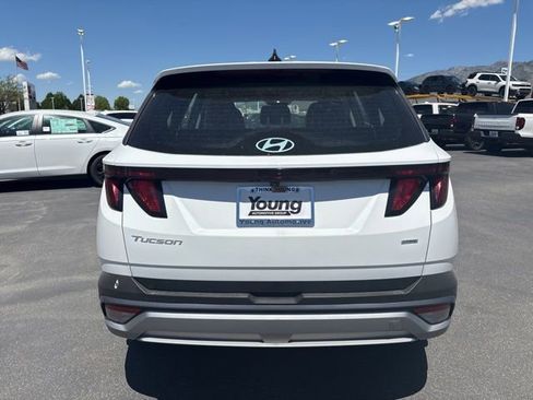 Used 2025 Hyundai Tucson SE AWD/4WD image 4