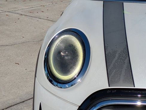 Used 2024 MINI Cooper 2-Door Hardtop image 9