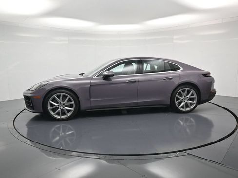 Used 2024 Porsche Panamera image 2