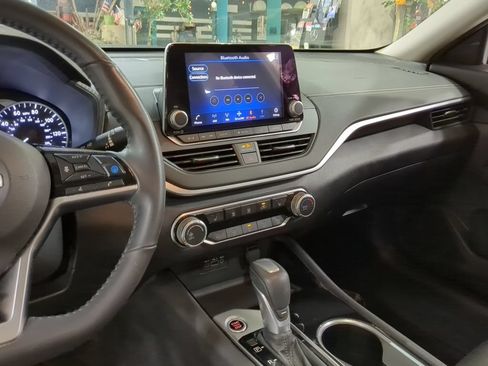 Used 2022 Nissan Altima 2.5 SV w/ SV Premium Package AWD/4WD image 19