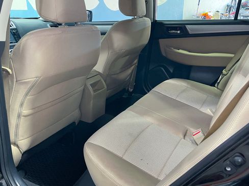 Used 2015 Subaru Outback 2.5i Premium image 9