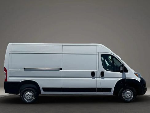 Used 2025 RAM ProMaster 2500 w/ Convenience Group FWD image 7