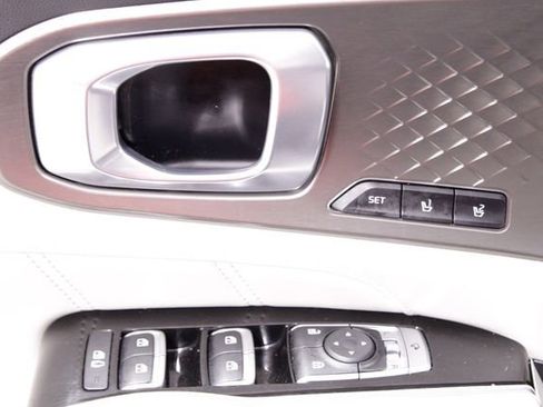 Used 2022 Kia Sorento SX Prestige w/ Panoramic Sunroof Package image 25