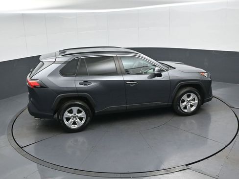 Used 2020 Toyota RAV4 XLE image 43